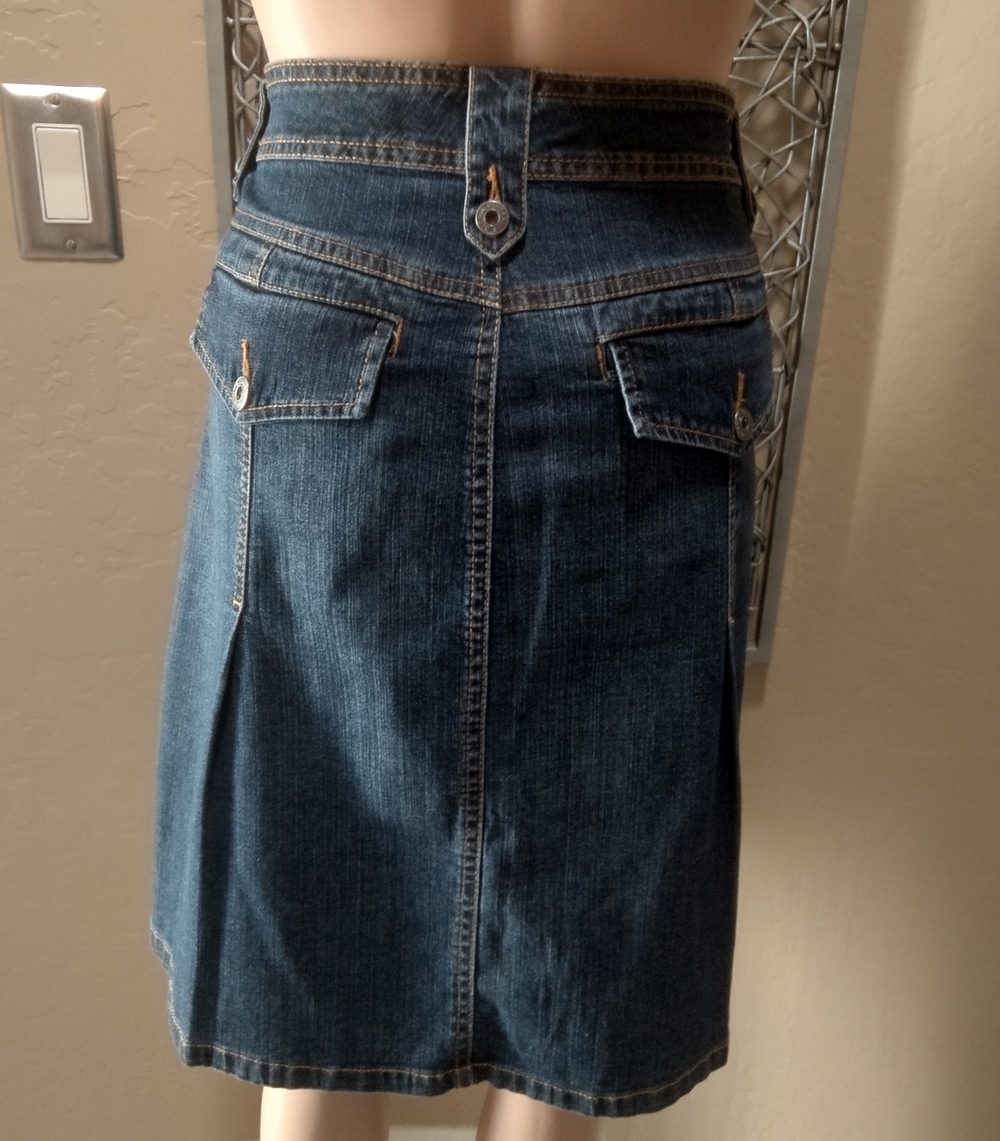 Classic Dark Blue Denim Skirt - Women's - Picture 4 of 7